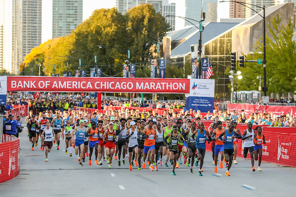 Chicago marathon start line with Bank of America banner